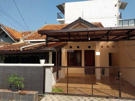Disewakan Rumah Komplek Sariwangi 10 Menit Polban Siap Huni Disewakan Rumah Komplek Sariwangi 10 Menit Polban Siap Huni