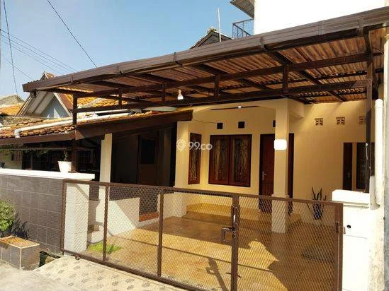 Disewakan Rumah Komplek Sariwangi 10 Menit Polban Siap Huni Disewakan Rumah Komplek Sariwangi 10 Menit Polban Siap Huni