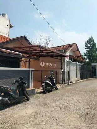 Disewakan Rumah Komplek Sariwangi 10 Menit Polban Siap Huni Disewakan Rumah Komplek Sariwangi 10 Menit Polban Siap Huni