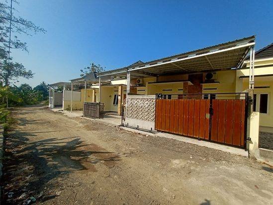CLUSTER LIMASAN PERUMAHAN TLOGOMULYO PEDURUNGAN-SEMARANG TIMUR CLUSTER LIMASAN PERUMAHAN TLOGOMULYO PEDURUNGAN-SEMARANG TIMUR