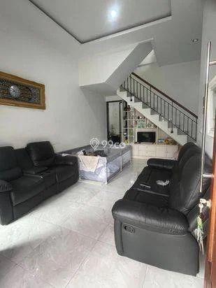 RUMAH EXKLUSIF DI PUSAT PERKOTAAN RUMAH EXKLUSIF DI PUSAT PERKOTAAN