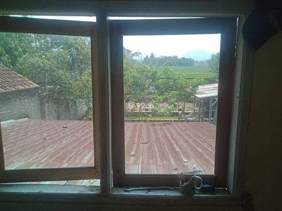 DIJUAL RUMAH 2 LANTAI – CIANJUR KOTA SHM • Siap Huni • Lahan Luas + Kolam Ikan DIJUAL RUMAH 2 LANTAI – CIANJUR KOTA SHM • Siap Huni • Lahan Luas + Kolam Ikan