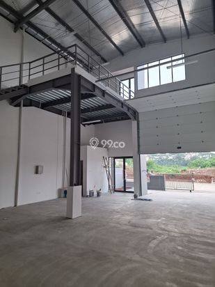 Disewakan Gudang Kawasan Berkembang Tangerang Selatan, Luas Tanah 180m², Luas Bangunan 171m² Disewakan Gudang Kawasan Berkembang Tangerang Selatan, Luas Tanah 180m², Luas Bangunan 171m²
