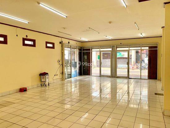 Tersedia Harga MURAH! Sewa Ruko Siap Usaha di Jakarta Timur, LT 102m², LB 86m² Tersedia Harga MURAH! Sewa Ruko Siap Usaha di Jakarta Timur, LT 102m², LB 86m²