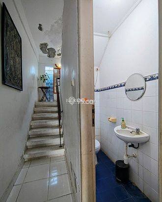 AMS-020.BTR 🏡 Rumah Mewah 2 Lantai di Kawasan Elit Tukad Musi Renon – 5 Kamar, Halaman Luas & Fasilitas Lengkap! AMS-020.BTR 🏡 Rumah Mewah 2 Lantai di Kawasan Elit Tukad Musi Renon – 5 Kamar, Halaman Luas & Fasilitas Lengkap!