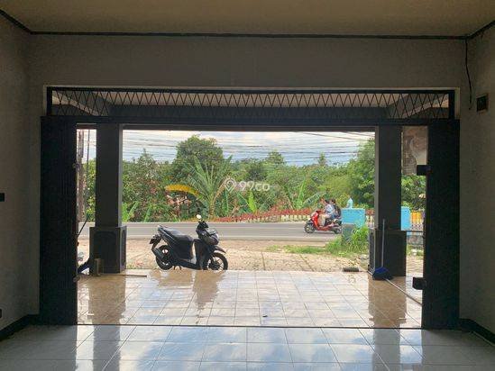 DISEWAKAN Ruko Strategis Pinggir Jalan Utama Cibungbulang DISEWAKAN Ruko Strategis Pinggir Jalan Utama Cibungbulang