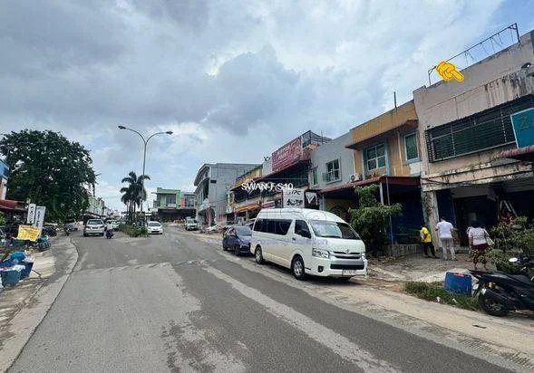 Tersedia Harga MURAH! Ruko Siap Pakai di Batam Kota, Batam, Luas Tanah 75m², Luas Bangunan 155m² Tersedia Harga MURAH! Ruko Siap Pakai di Batam Kota, Batam, Luas Tanah 75m², Luas Bangunan 155m²