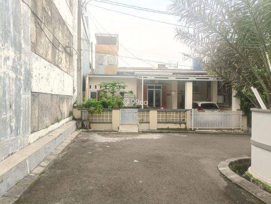 Disewakan Rumah Hook Luas Siap Huni di Serpong Disewakan Rumah Hook Luas Siap Huni di Serpong