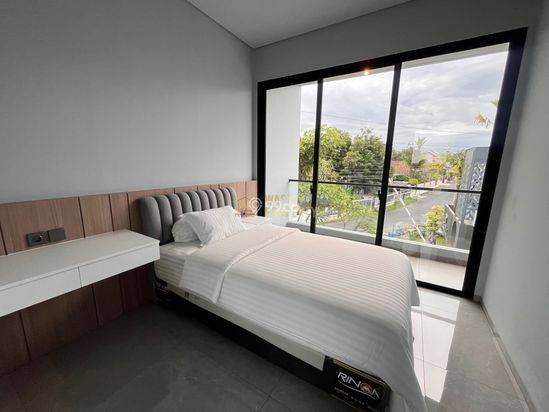 RUMAH MEWAH DESAIN ORIENTAL KONTEMPORER FULL FURNISH- KAWASAN ELIT RUMAH MEWAH DESAIN ORIENTAL KONTEMPORER FULL FURNISH- KAWASAN ELIT