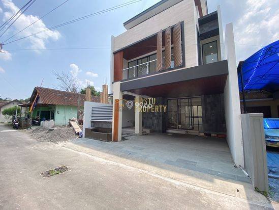 RUMAH MODERN 2 LANTAI FULL FURNISH DEKAT KAMPUS ISI JOGJA RUMAH MODERN 2 LANTAI FULL FURNISH DEKAT KAMPUS ISI JOGJA