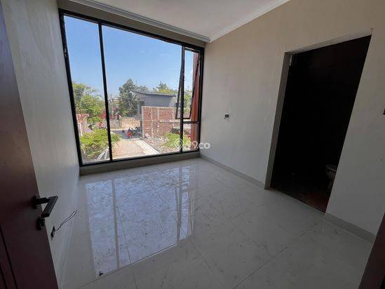 RUMAH MEWAH DI LOKASI PREMIUM DEKAT PLAZA AMBARRUKMO RUMAH MEWAH DI LOKASI PREMIUM DEKAT PLAZA AMBARRUKMO