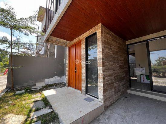 RUMAH MEWAH DI LOKASI PREMIUM DEKAT PLAZA AMBARRUKMO RUMAH MEWAH DI LOKASI PREMIUM DEKAT PLAZA AMBARRUKMO