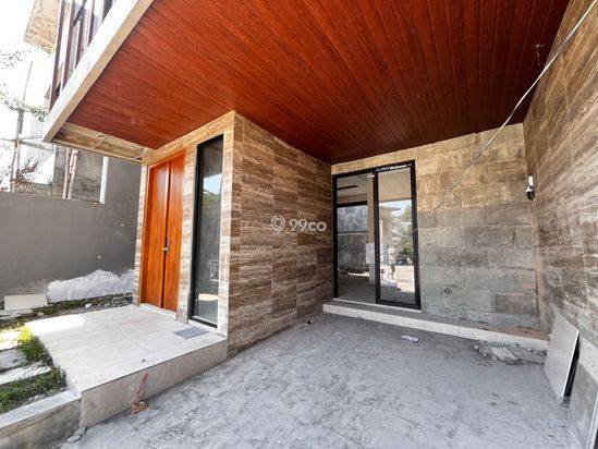 RUMAH MEWAH DI LOKASI PREMIUM DEKAT PLAZA AMBARRUKMO RUMAH MEWAH DI LOKASI PREMIUM DEKAT PLAZA AMBARRUKMO