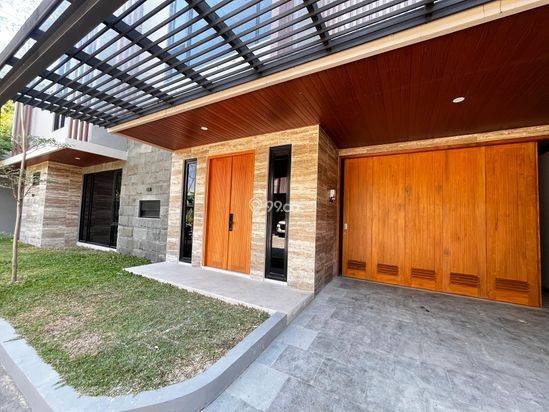RUMAH MEWAH DI LOKASI PREMIUM DEKAT PLAZA AMBARRUKMO RUMAH MEWAH DI LOKASI PREMIUM DEKAT PLAZA AMBARRUKMO