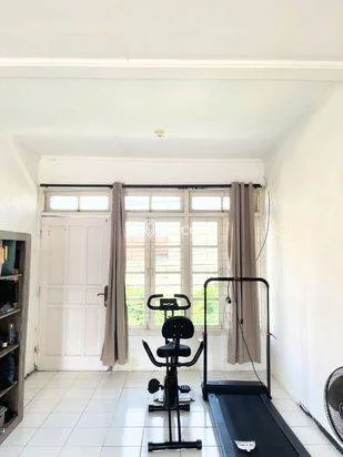 RUMAH LUAS & STRATEGIS DIPUSAT SURABAYA 🌟 Gubeng, Surabaya - LT 165m² Bangunan 250m² RUMAH LUAS & STRATEGIS DIPUSAT SURABAYA 🌟 Gubeng, Surabaya - LT 165m² Bangunan 250m²