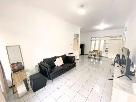 RUMAH LUAS & STRATEGIS DIPUSAT SURABAYA 🌟 Gubeng, Surabaya - LT 165m² Bangunan 250m² RUMAH LUAS & STRATEGIS DIPUSAT SURABAYA 🌟 Gubeng, Surabaya - LT 165m² Bangunan 250m²
