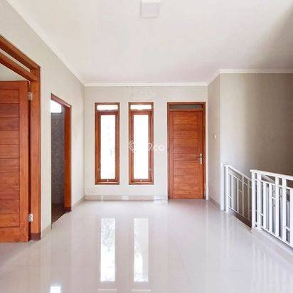 RUMAH MEWAH DESAIN KONTEMPORER 7 MENIT KE ADISUCIPTO RUMAH MEWAH DESAIN KONTEMPORER 7 MENIT KE ADISUCIPTO