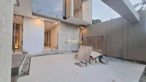 RUMAH FULL FRNISHED KONTEMPORER DI KAWASAN STRATEGIS MAGUWO RUMAH FULL FRNISHED KONTEMPORER DI KAWASAN STRATEGIS MAGUWO