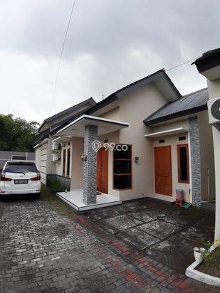 RUMAH SECCOND LUAS PALING MURAH DI JAKAL DEKAT PASAR GENTAN RUMAH SECCOND LUAS PALING MURAH DI JAKAL DEKAT PASAR GENTAN