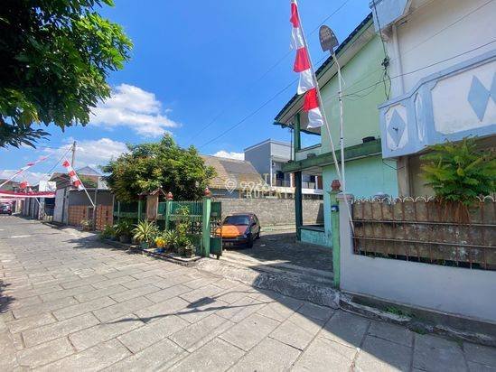 JUAL CEPAT KOST 2 LANTAI SAMPING JL SOLO, HARGA MASIH NEGO JUAL CEPAT KOST 2 LANTAI SAMPING JL SOLO, HARGA MASIH NEGO