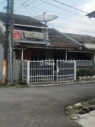 Dikontrakan Rumah 2 Lantai Dekat Stasiun Cilebut Dikontrakan Rumah 2 Lantai Dekat Stasiun Cilebut