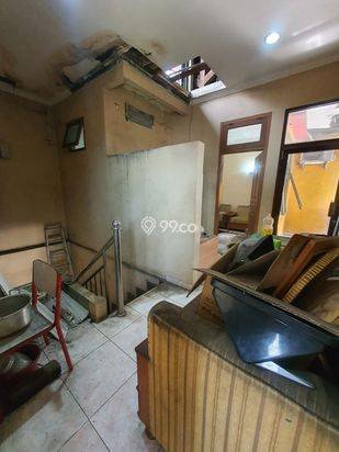 RUKO STRATEGIS SIMPANG JALAN HAJI NAWI RAYA DAN JL H. SYAHRIN KEBAYORAN RUKO STRATEGIS SIMPANG JALAN HAJI NAWI RAYA DAN JL H. SYAHRIN KEBAYORAN