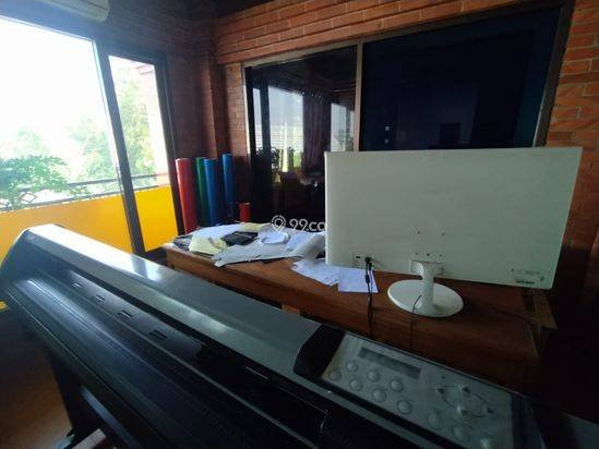 RUMAH 2 LANTAI LUAS DAN LEGA, 4 MENIT KE STADION MAGUWOHARJO RUMAH 2 LANTAI LUAS DAN LEGA, 4 MENIT KE STADION MAGUWOHARJO