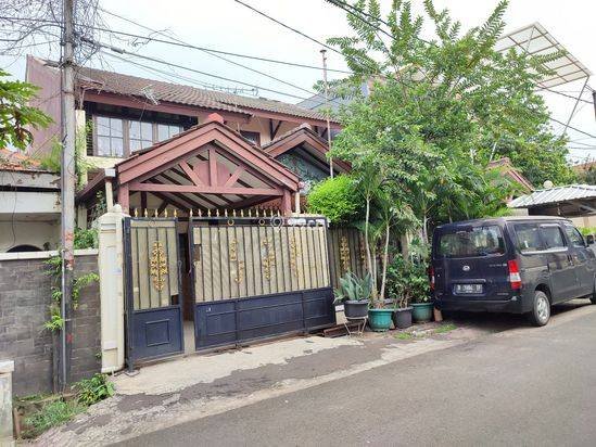 Rumah mewah di tebet yang nyaman dan luas Rumah mewah di tebet yang nyaman dan luas