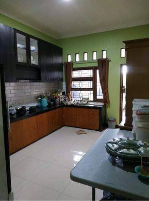 Hunian Elegan & Luas! 4 Kamar Tidur, 2 Lantai, Nyaman & Siap Ditempati Hunian Elegan & Luas! 4 Kamar Tidur, 2 Lantai, Nyaman & Siap Ditempati