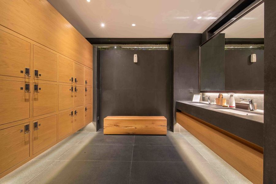 Pakubuwono Spring - locker room