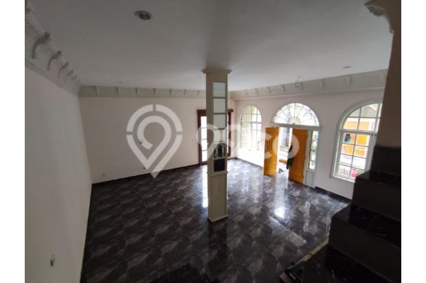 Rumah 2Lt, Hadap Timur, Siap Huni, Pool, Lingk. Nyaman dlm Komplek Taman Jimbaran