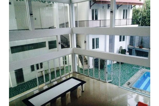 rumah di taman safari
