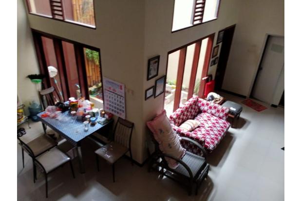 Rumah 2 lantai ditengah kota bagus banget strategis dan nyaman