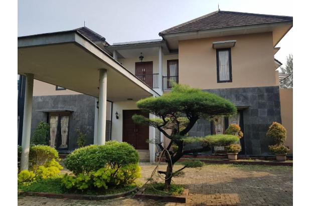 Rumah 2 lantai dengan Kolam renang di Pejaten timur, Pasar Minggu, Jakarta Selatan