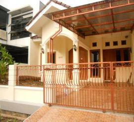 Disewakan Rumah Cantik di Taman Laguna - Cibubur