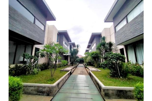 TOWNHOUSE 3 LANTAI DI AMPERA JAKARTA SELATAN