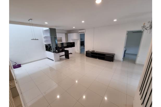 RUMAH MEWAH 11x12, SEMI FURNISHED BAGUS, SIAP HUNI DI LAYAR PERMAI PIK PANTAI INDAH KAPUK 