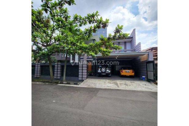 Rumah LUX Sayap Pahlawan di Jl cikutra 2 Lantai Siap huni