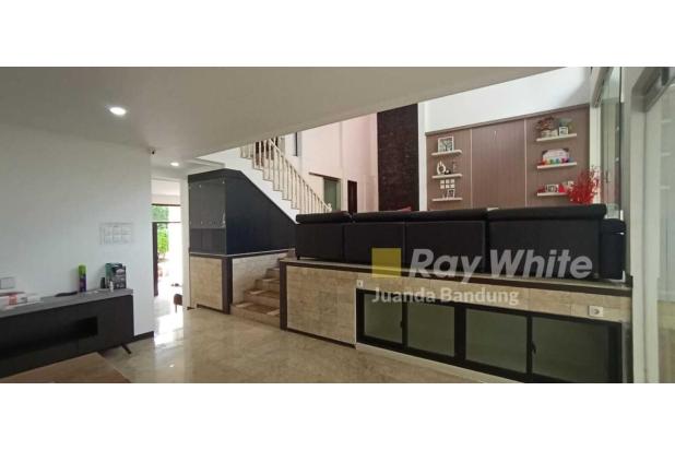 Langka Rumah 2 lantai Budisari baru renovasi, Setiabudi Bandung utara, Bagus!