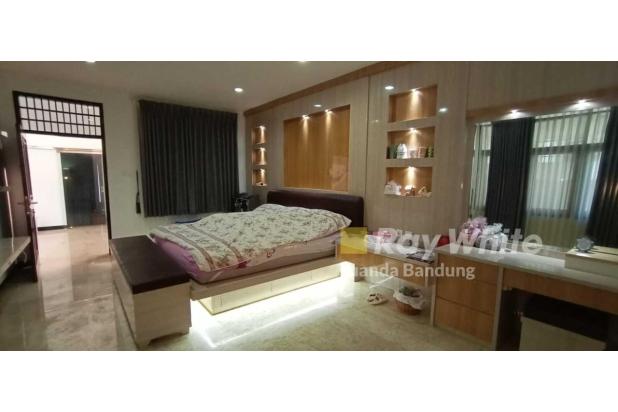 Langka Rumah 2 lantai Budisari baru renovasi, Setiabudi Bandung utara, Bagus!
