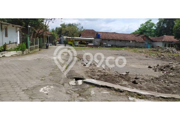 3 jutaan, Tanah Pekarangan Selatan UII