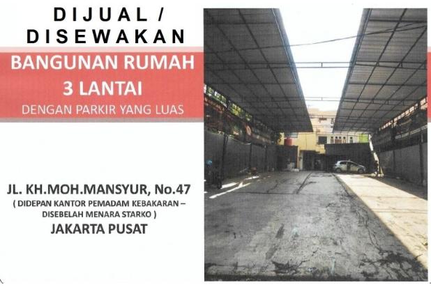 Bangunan 3 Lantai dengan Parkir Luas di Jl. KH. Moh. Mansyur