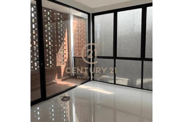 Rumah Brandnew Dengan Design Fasad Modern Asri Di Kawasan Elit