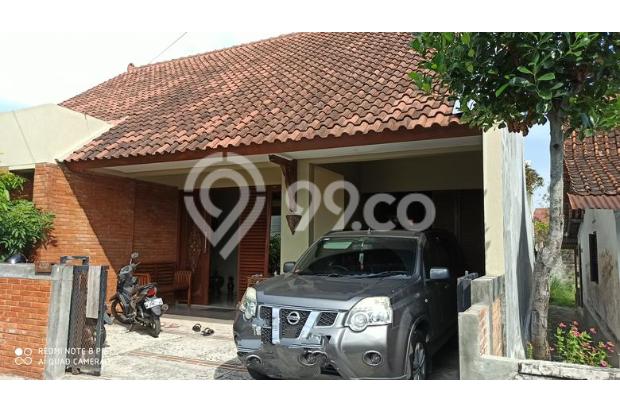 RUMAH MEWAH DEKAT PLAZA AMBARRUKMO