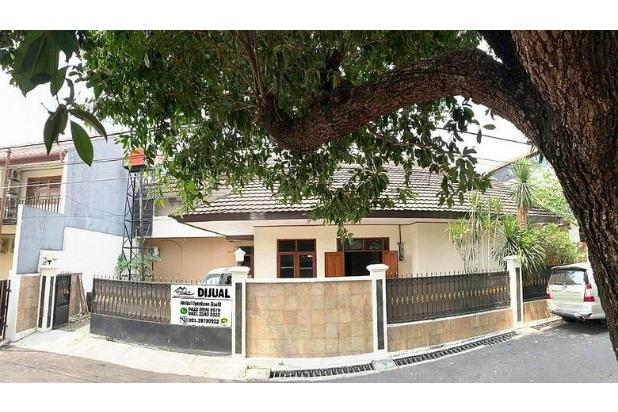 Rumah di Tebet Barat Dalam SHM jalan depan bisa 2 mobil