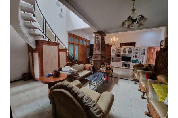  Rumah Asri Nyaman Halaman Luas Tengah Kota Laweyan Solo