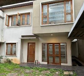 Disewakan Ruko di Kemang, Jakarta Selatan Dengan Galery Konsep 3 Lantai Untuk Office