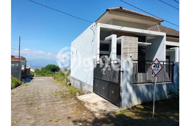 RUMAH  DI JALAN RAYA GRAHA DEWATA DAU MALANG