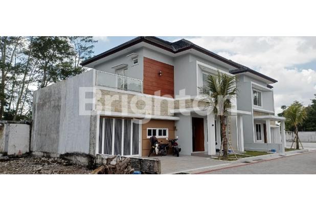 RUMAH MEWAH KONSEP TOWN HOSE VILLA DI KALIURANG KAMPUS UII SLEMAN YOGYAKARTA