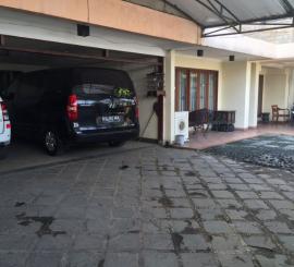 Rumah 2 lt cocok usaha di pusat kemang jaksel
